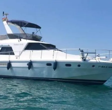 ספינת מלון Beautiful Boat סנט אדריה דה בסוס